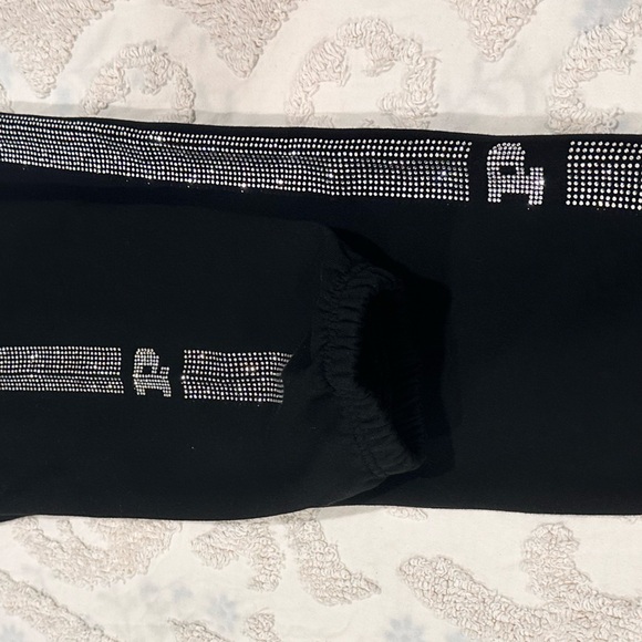 VS Pink blink black outfit set t shirt and sweatpants medium - Picture 3 of 9